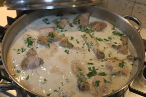 עוף בסיידר ושמנת