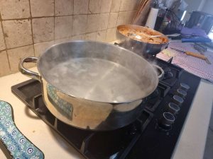 סיר מים לבישול פסטה